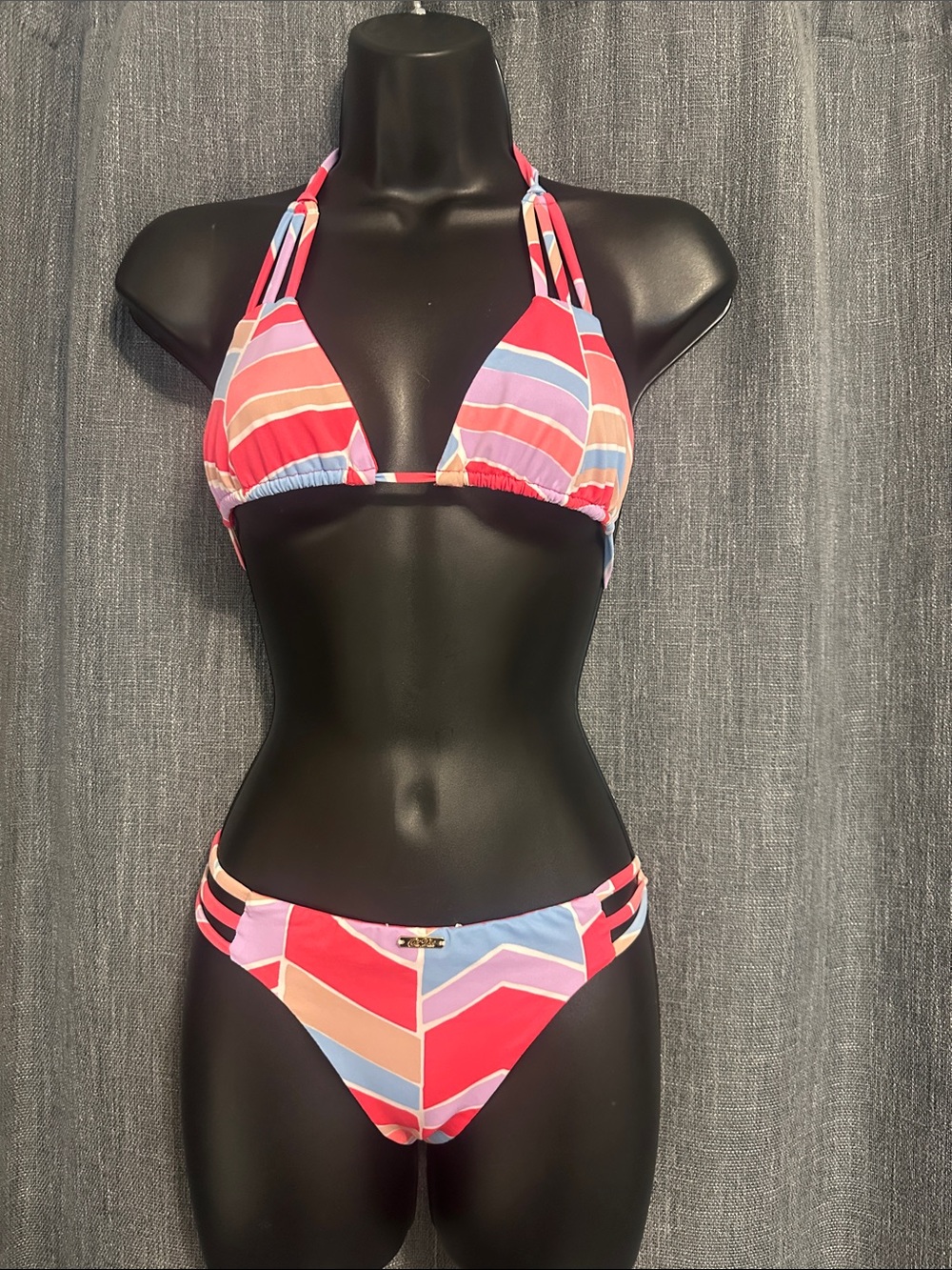 Dolic vita Striped Multicolor Halter Bikini Set - Women Swim